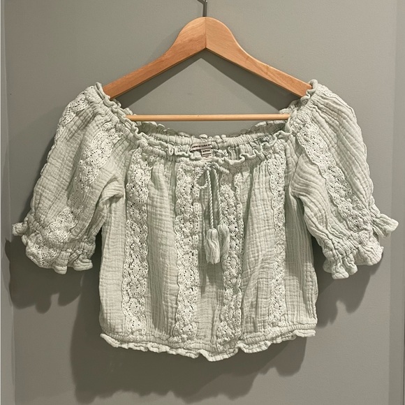 American Eagle Outfitters 100% Cotton Mint Green Peasant Crop Top-Size Small - Picture 2 of 7
